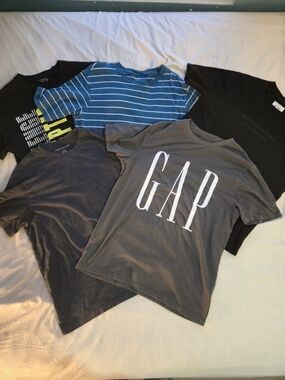 Men's T-Shirt Bundle Size M/L (5 Shirts) Mixed Brands Casual Tees